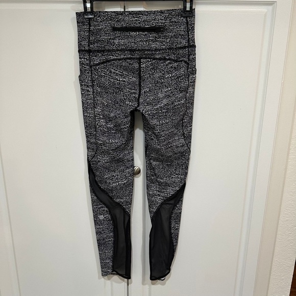 Lululemon Pace Perfect 7/8 Tight Leggins Air Time White Black I Size 6 - Picture 8 of 12